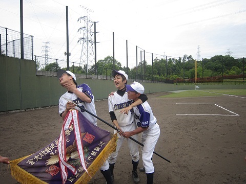 祝　「優勝」　近畿春季軟式野球大会